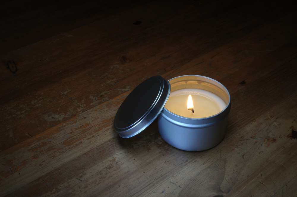 Candle tin with lid off